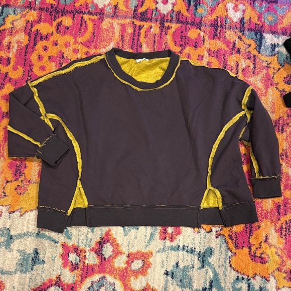 LA MIEL Black and Yellow Sweatshirt - Picture 1 of 6